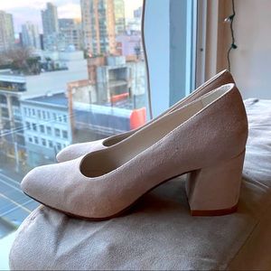 Maryam Nassir Zadeh Pumps in Ivory Suede